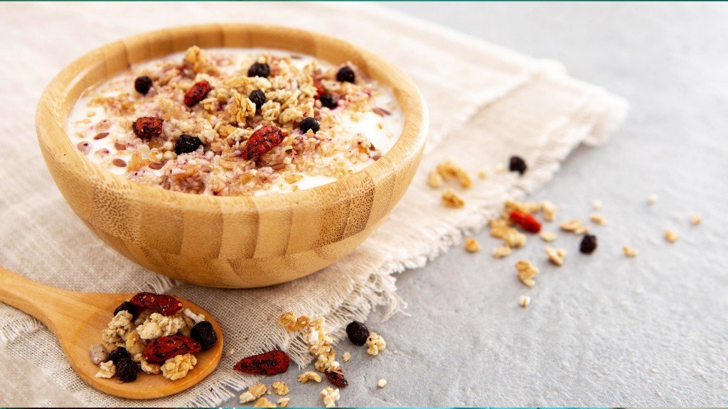 I Ate Raisins Every Day for 2 Weeks—Here’s What Happened 4 Oatmeal topping Raisins