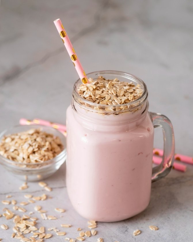 7 Blueberry & Banana Smoothies to Boost Your Day 4 Cinnamon Oatmeal Breakfast Smoothie